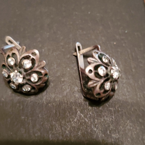VINTAGE STERLING SILVER EARRINGS - Picture 2 of 5